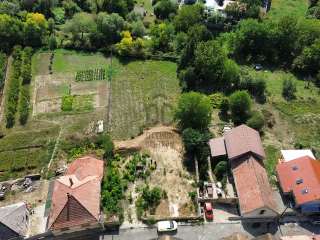 Eladó telek Szekszárd, Felsőváros 1370 nm