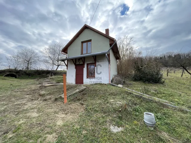 Eladó ház Szekszárd, Gesztenyés 25 nm
