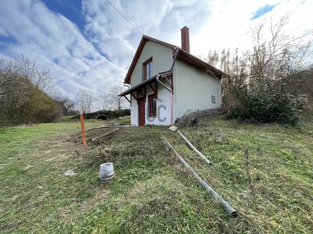 Eladó ház Szekszárd 25 nm