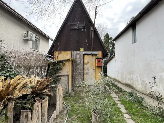 Eladó nyaraló Bogyiszló 25 nm