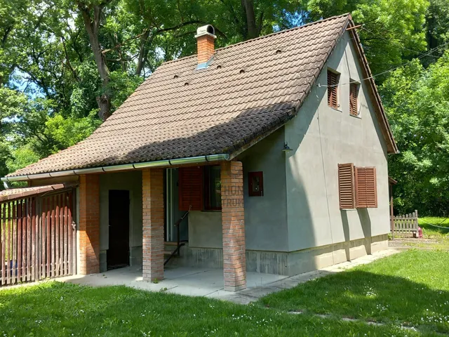 Eladó nyaraló Bogyiszló 54 nm