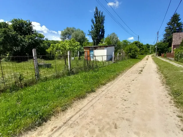 Eladó telek Mucsi 14675 nm