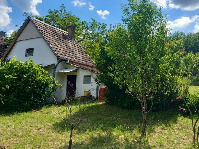 Eladó mezőgazdasági ingatlan Szekszárd, Csatár 1408 nm