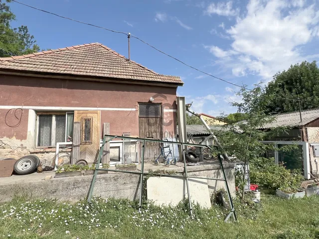Eladó ház Szekszárd 48 nm