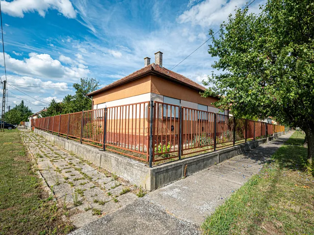 Eladó ház Bátaszék 70 nm