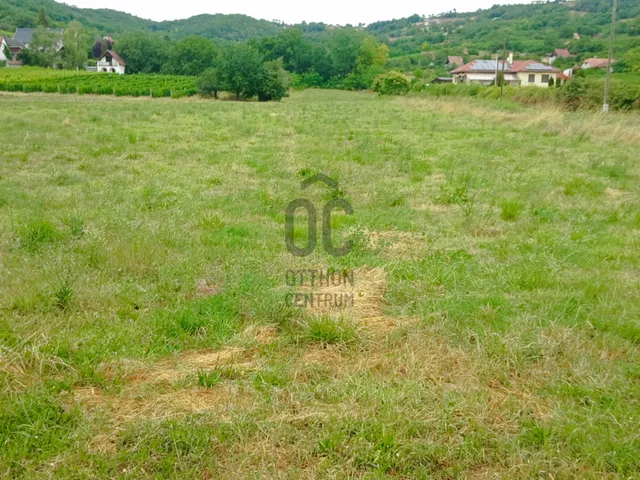 Eladó telek Szekszárd 3032 nm