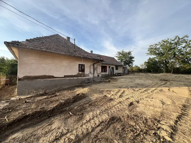 Eladó ház Szedres 79 nm