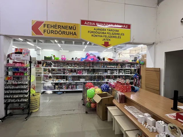 Kiadó kereskedelmi és ipari ingatlan Szekszárd 1671 nm