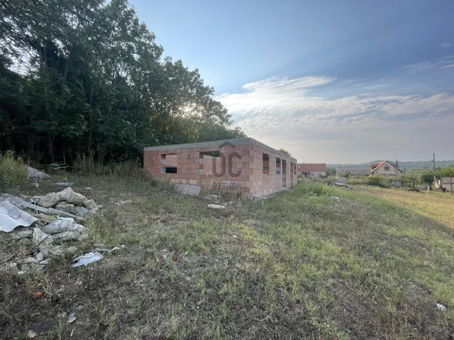 Eladó mezőgazdasági ingatlan Szekszárd, Gesztenyés 9204 nm