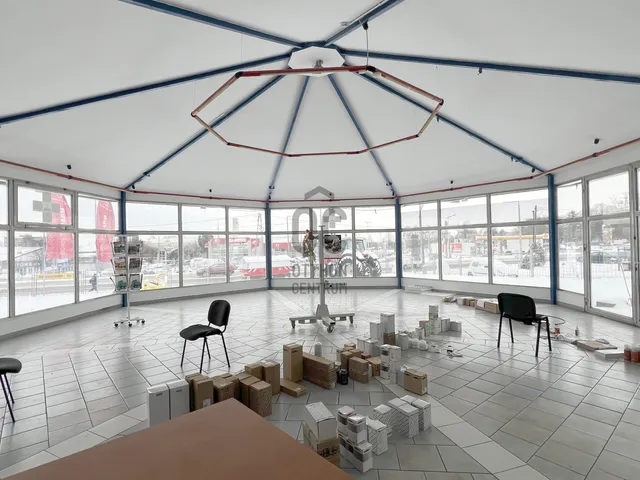 Eladó kereskedelmi és ipari ingatlan Szekszárd 252 nm