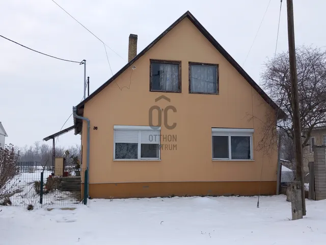 Eladó ház Decs 127 nm