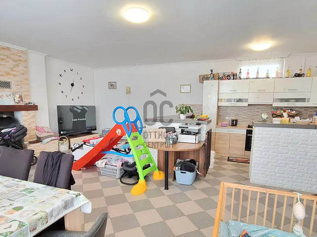 Eladó ház Tolna, Mözs 104 nm