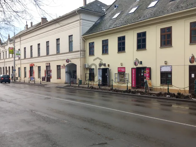 Eladó kereskedelmi és ipari ingatlan Szekszárd 28 nm