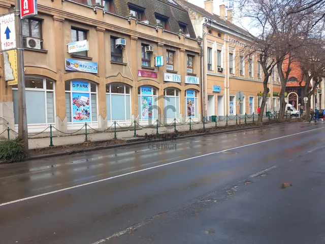Eladó kereskedelmi és ipari ingatlan Szekszárd 28 nm