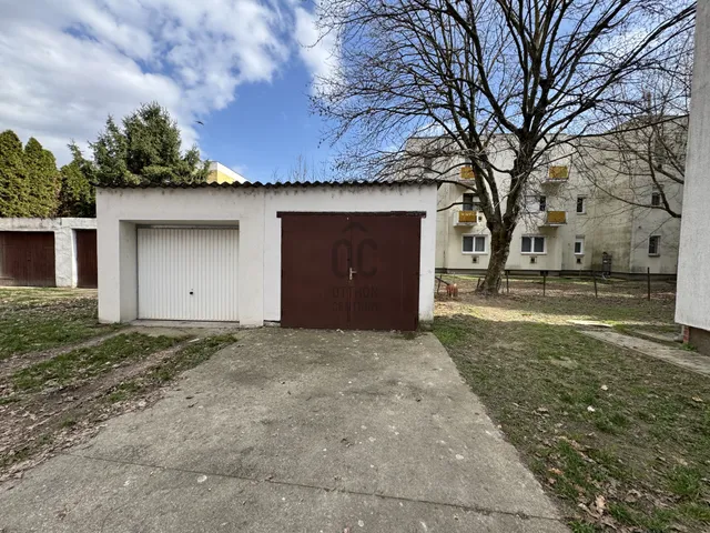 Eladó garázs Szekszárd 16 nm