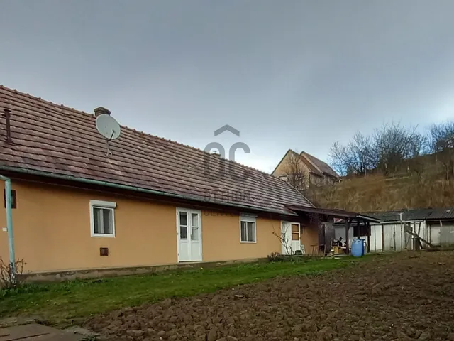Eladó ház Hőgyész 67 nm