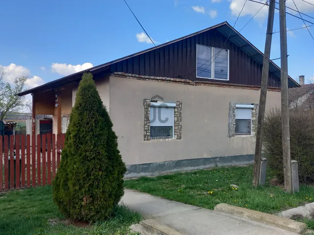 Eladó ház Báta 78 nm