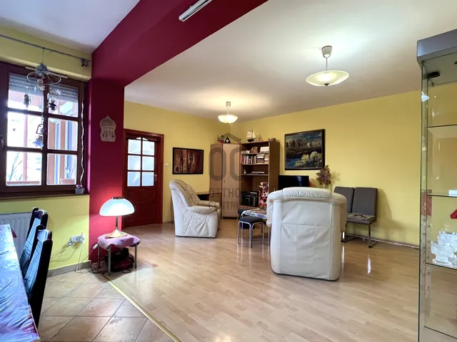 Eladó lakás Szekszárd, Csatár 88 nm