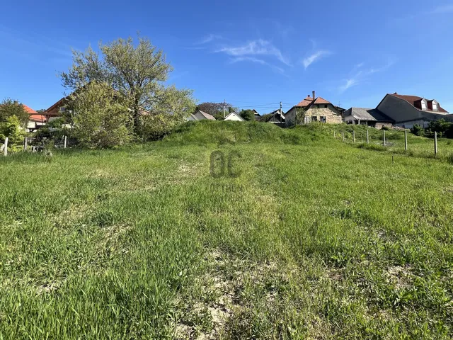 Eladó telek Szekszárd 901 nm