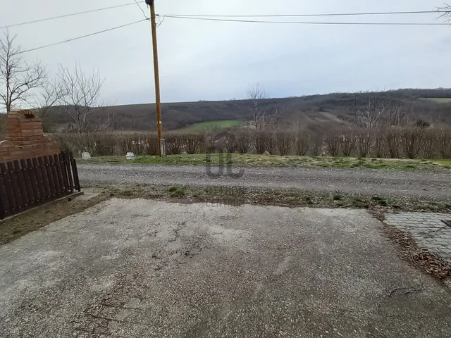Eladó ház Alsónána 58 nm