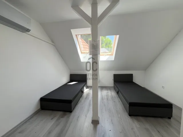 Eladó lakás Szekszárd 76 nm