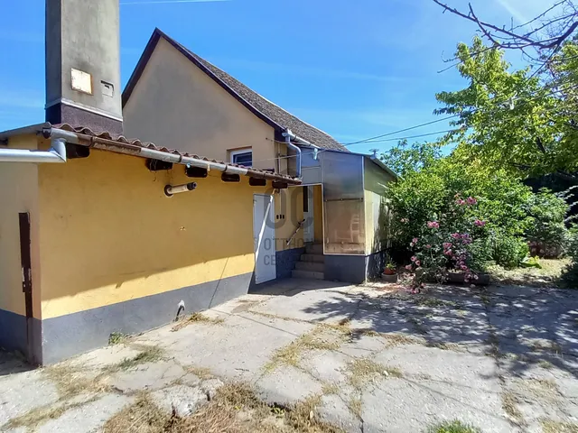 Eladó ház Őcsény 63 nm