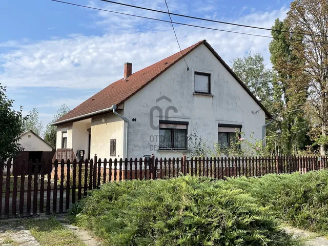 Eladó ház Tolna, Mözs 93 nm