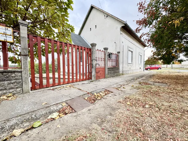 Eladó ház Tolna 76 nm