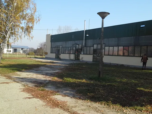 Eladó kereskedelmi és ipari ingatlan Bonyhád 3000 nm