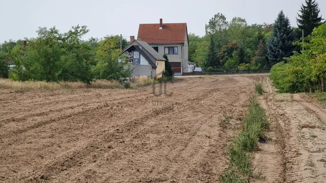 Eladó telek Pusztahencse 2798 nm