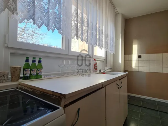 Eladó lakás Paks, Lakótelep 52 nm