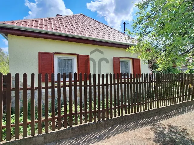 Eladó ház Németkér 68 nm