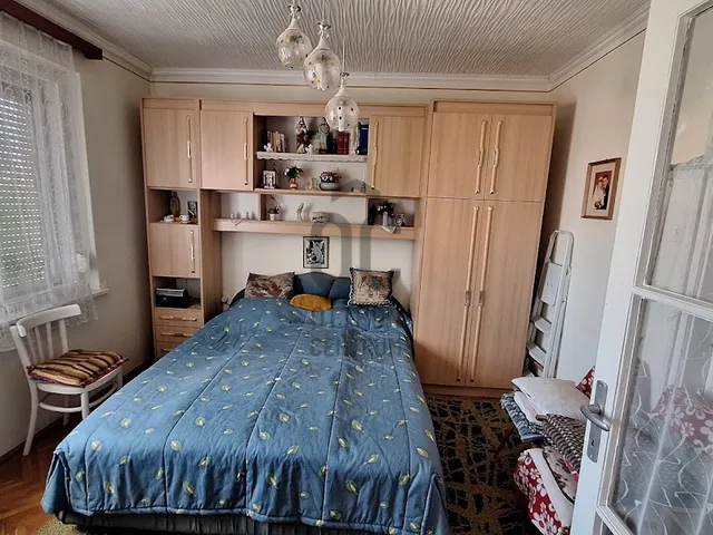 Eladó lakás Paks, Lakótelep 73 nm