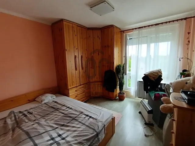 Eladó lakás Paks, Lakótelep 48 nm