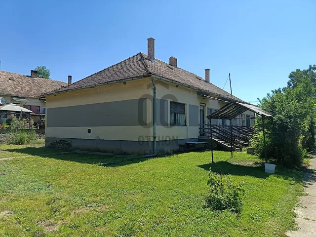 Eladó ház Sárszentlőrinc 93 nm