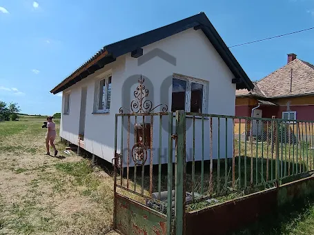 Eladó ház Pusztahencse 28 nm