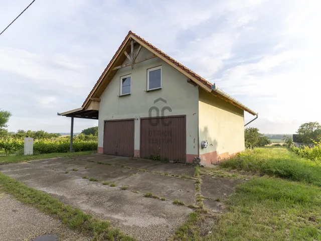 Eladó mezőgazdasági ingatlan Németkér 30 nm