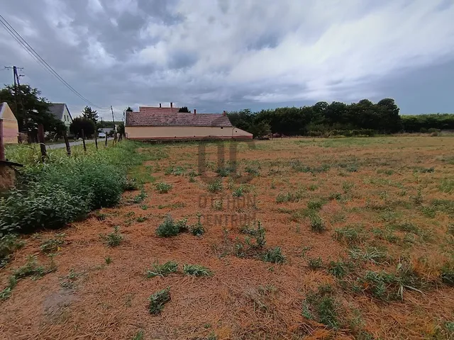 Eladó telek Foktő 100 nm