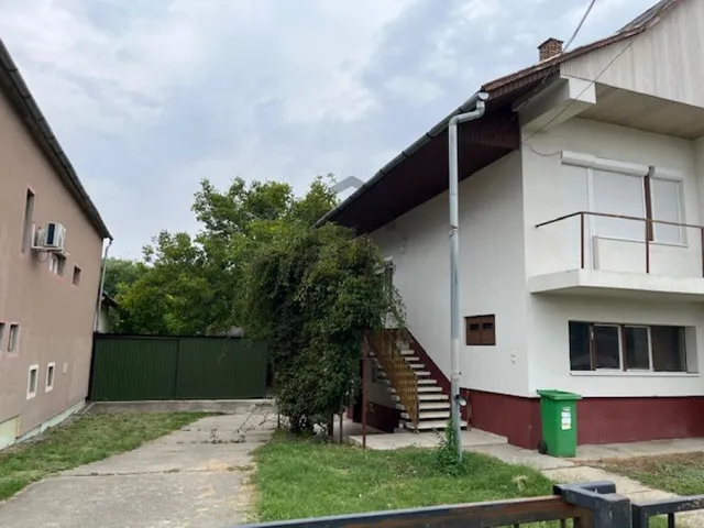 Kiadó ház Németkér 260 nm