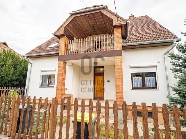 Eladó ház Paks, Lakótelep 150 nm