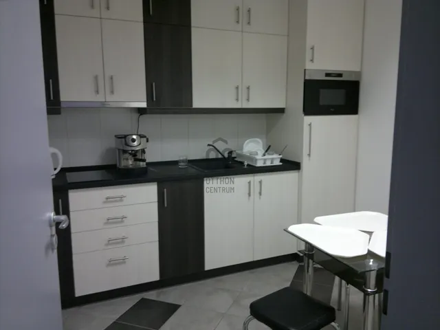 Eladó kereskedelmi és ipari ingatlan Paks 437 nm