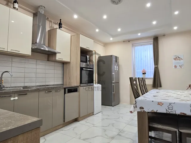 Eladó lakás Paks, Óváros 80 nm