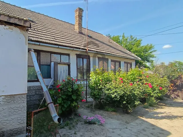 Eladó ház Fadd 95 nm