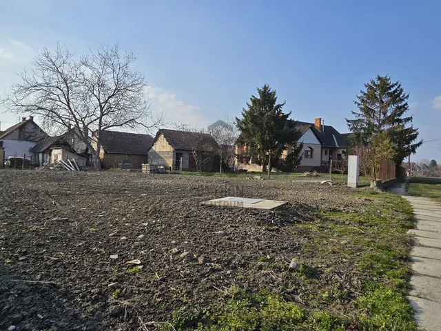 Eladó telek Madocsa 449 nm