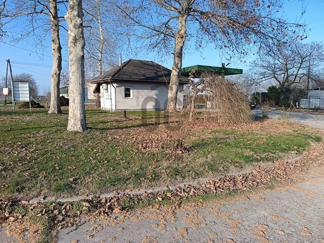 Eladó kereskedelmi és ipari ingatlan Szakmár 40 nm