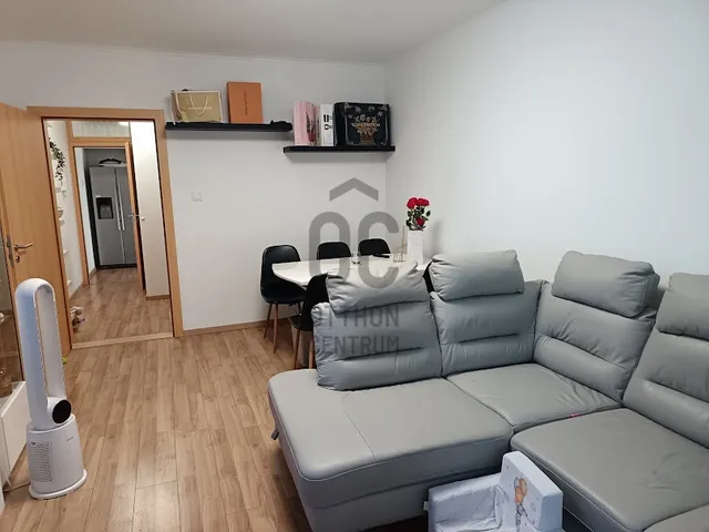 Eladó lakás Paks, Lakótelep 65 nm