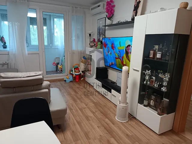 Eladó lakás Paks, Lakótelep 65 nm