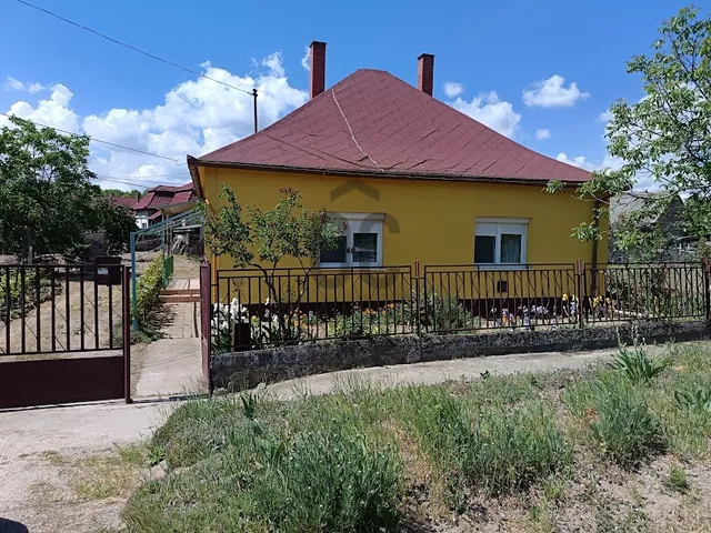 Eladó ház Bölcske 90 nm