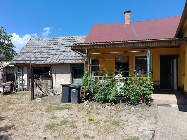 Eladó ház Bölcske 90 nm