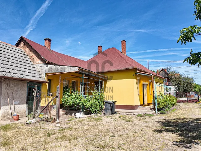 Eladó ház Bölcske 90 nm